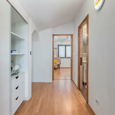 Apartman Keser With Garden Poreč
