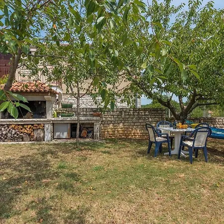 Apartman Keser With Garden Poreč