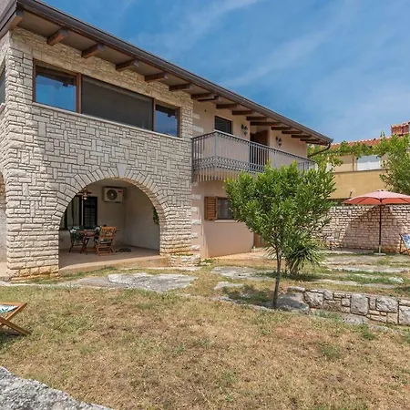 Apartman Keser With Garden * Poreč