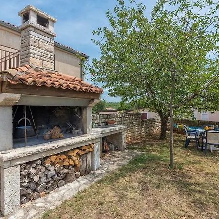 Apartman Keser With Garden Poreč